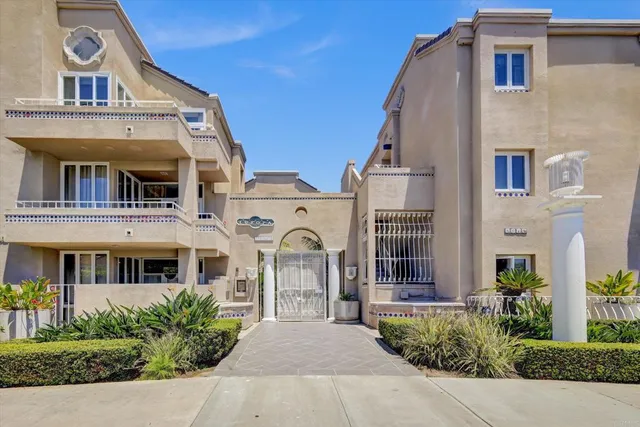 $4,000 | 4018 Nobel Drive, Unit 301, San Diego, CA 92122