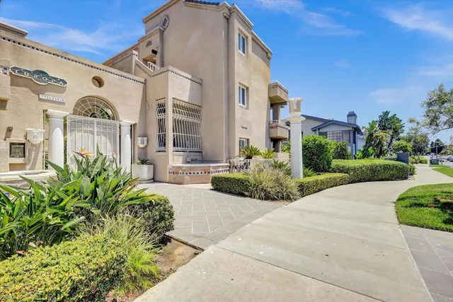 $4,000 | 4018 Nobel Drive, Unit 301, San Diego, CA 92122