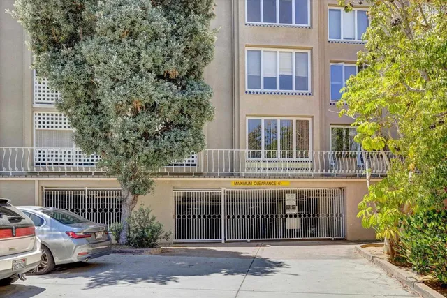 $4,000 | 4018 Nobel Drive, Unit 301, San Diego, CA 92122