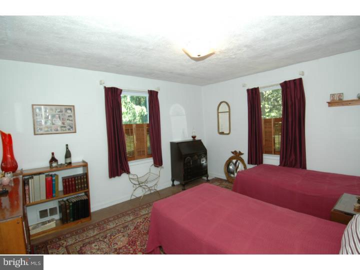 137 Hogback Road Chesterfield, NJ 08515 - Photo 5 of 16 Bedroom - Main