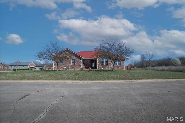 $349,900 | 2220 Curtis Street, Lebanon, MO 65536