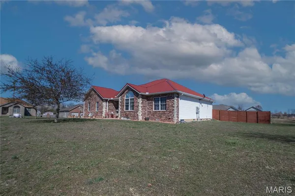 $349,900 | 2220 Curtis Street, Lebanon, MO 65536