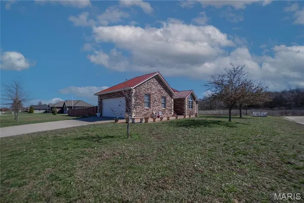 $349,900 | 2220 Curtis Street, Lebanon, MO 65536