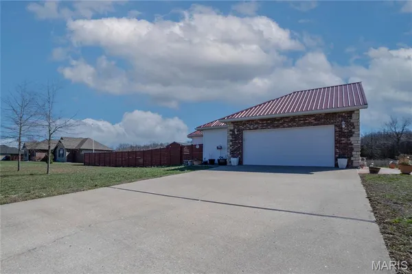 $349,900 | 2220 Curtis Street, Lebanon, MO 65536