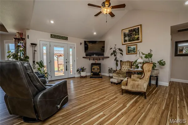 $349,900 | 2220 Curtis Street, Lebanon, MO 65536