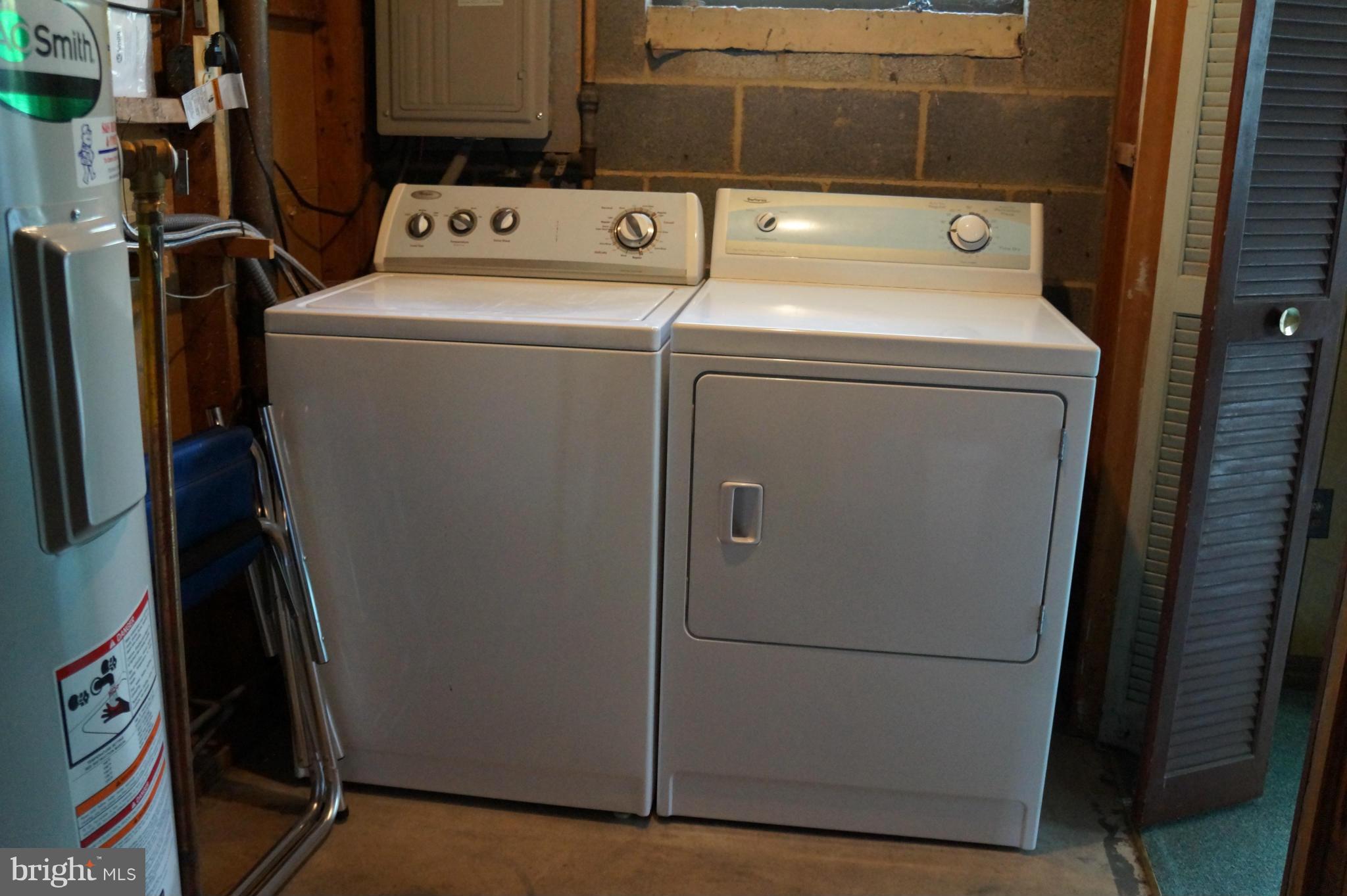 605 West Poplar Road Sterling, VA 20164 - Photo 22 of 30 Washer and Dryer