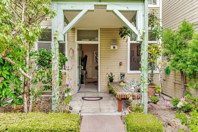 $488,888 | 101 Blossom Circle, Unit H, San Mateo, CA 94403