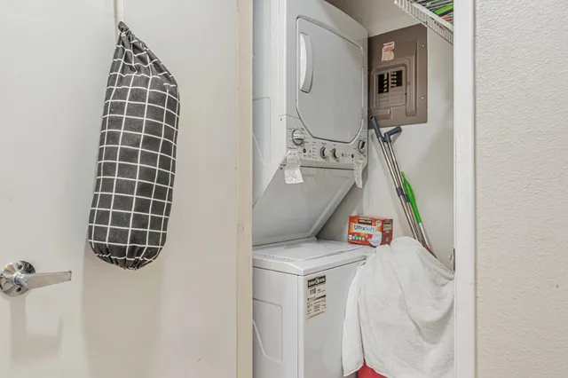 $488,888 | 101 Blossom Circle, Unit H, San Mateo, CA 94403