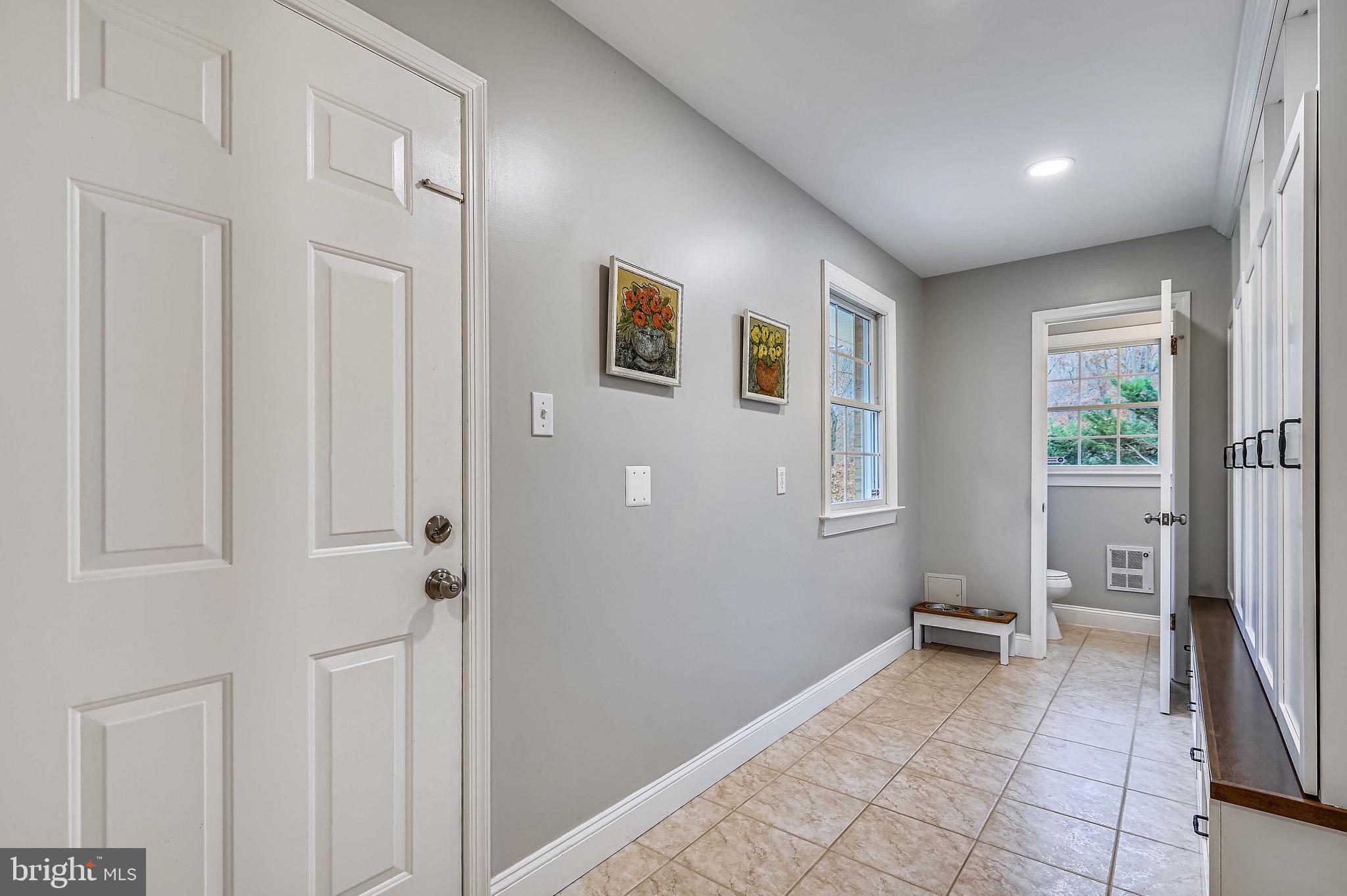 3463 Godspeed Road Davidsonville, MD 21035 - Photo 26 of 81 Mudroom