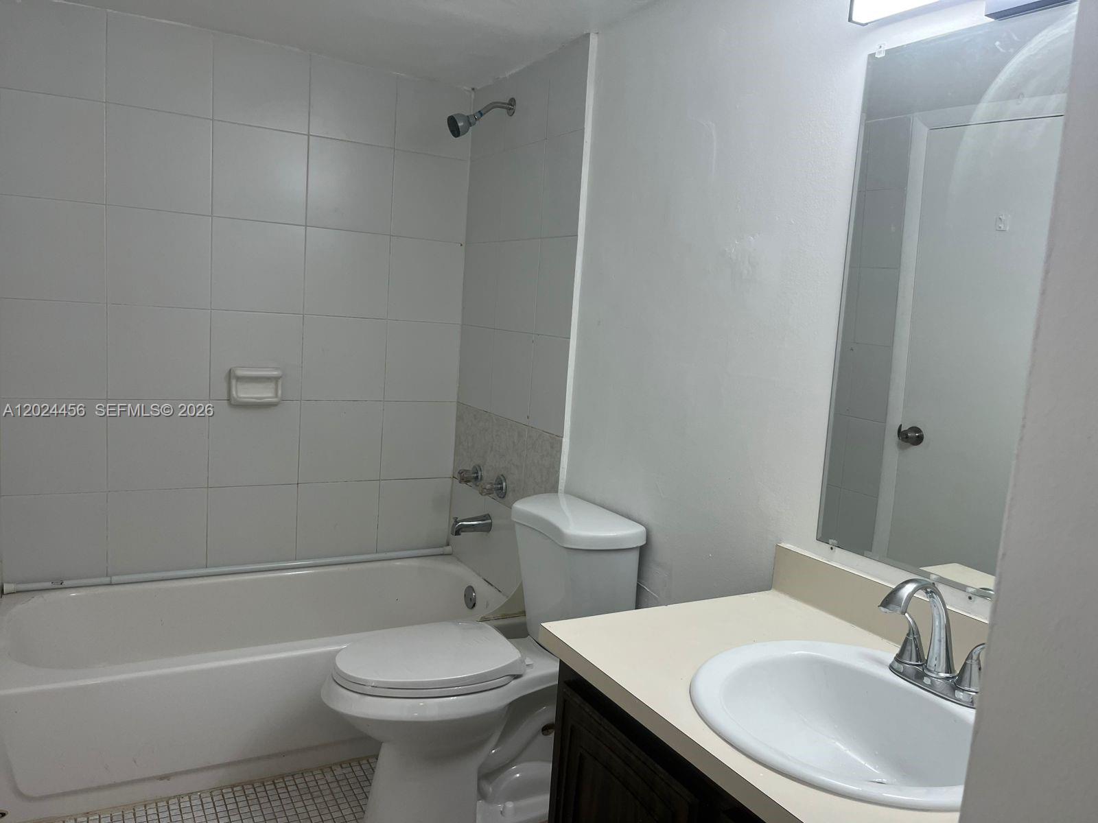 484 Northwest 165th St Road, Unit A111 Miami, FL 33169 - Photo 23 of 40