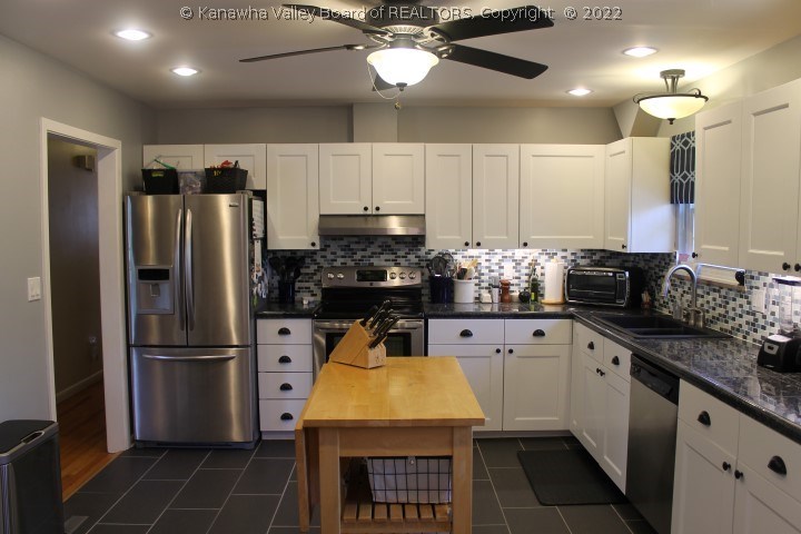 2024 Huber Road Charleston, WV 25314 - Photo 6 of 21 Gallery Image 6