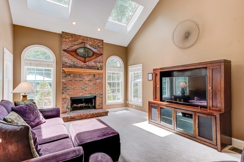 35 Greenwood Road Hopkinton, MA 01748 - Photo 9 of 41 Gallery Image 9