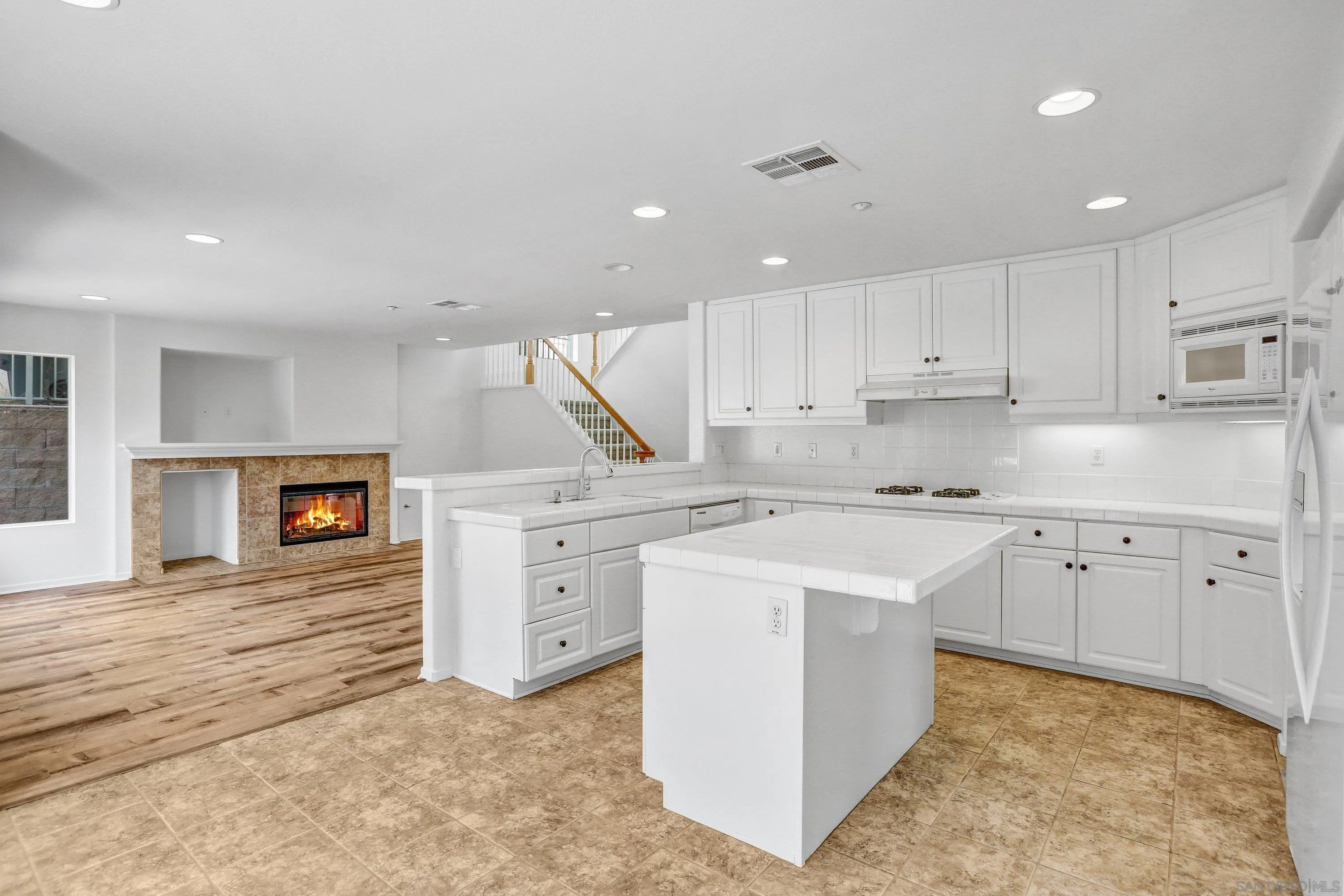 2058 Pointe Parkway Spring Valley, CA 91978 - Photo 4 of 9 Gallery Image 4