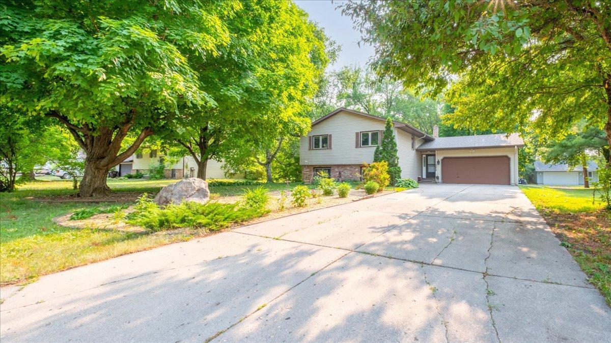 1475 Three Oaks Avenue Maple Plain, MN 55359 - Photo 1 of 1