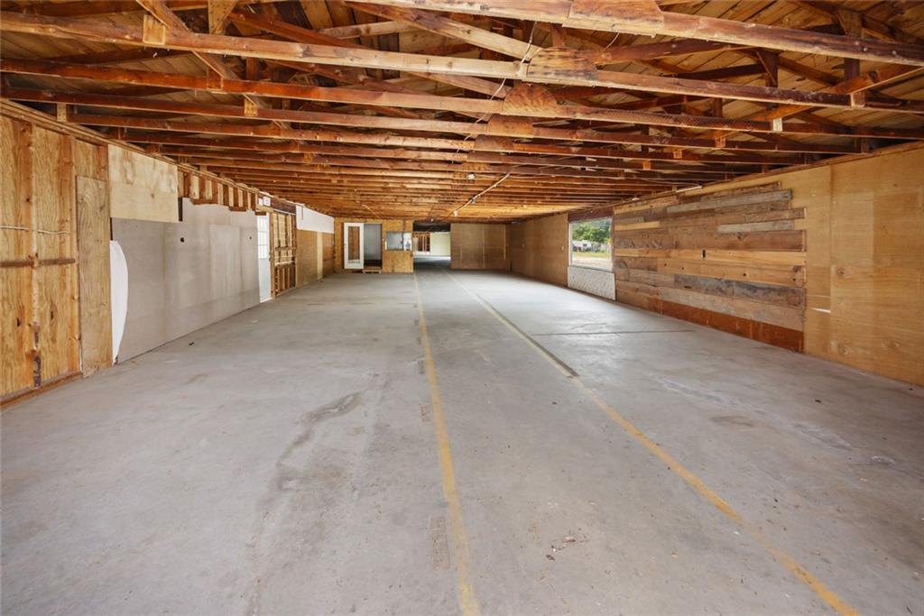 24 Flea Market Road Jasper, GA 30143 - Photo 4 of 6 a view of an empty room