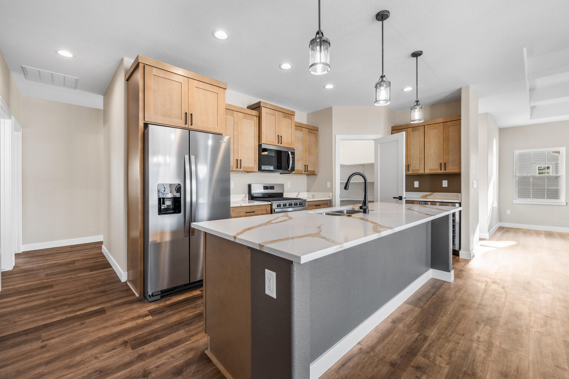 1870 Woodland Way, Unit 4331 Slinger, WI 53086 - Photo 11 of 47 10-Interior_1867 Woodland Way