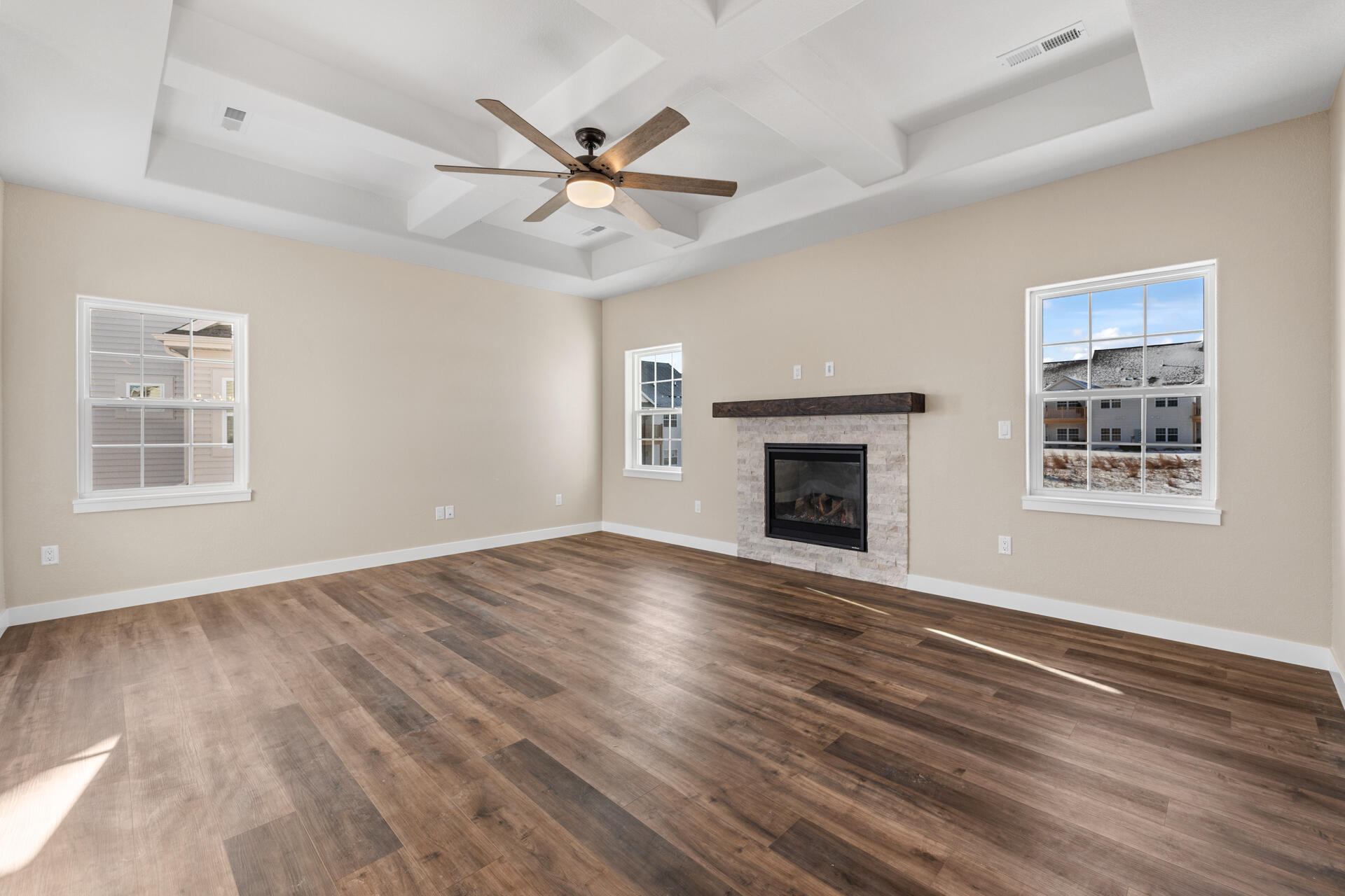 1870 Woodland Way, Unit 4331 Slinger, WI 53086 - Photo 12 of 47 1-Interior_1867 Woodland Way