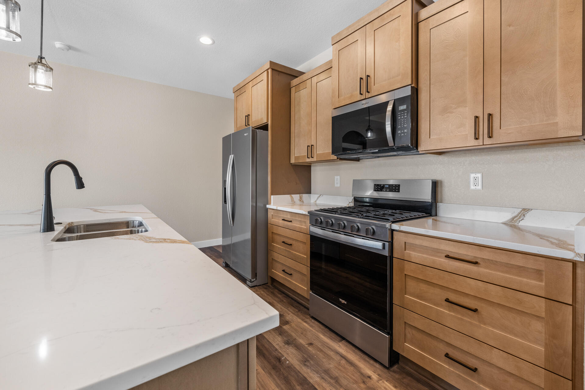 1870 Woodland Way, Unit 4331 Slinger, WI 53086 - Photo 19 of 47 9-Interior_1867 Woodland Way