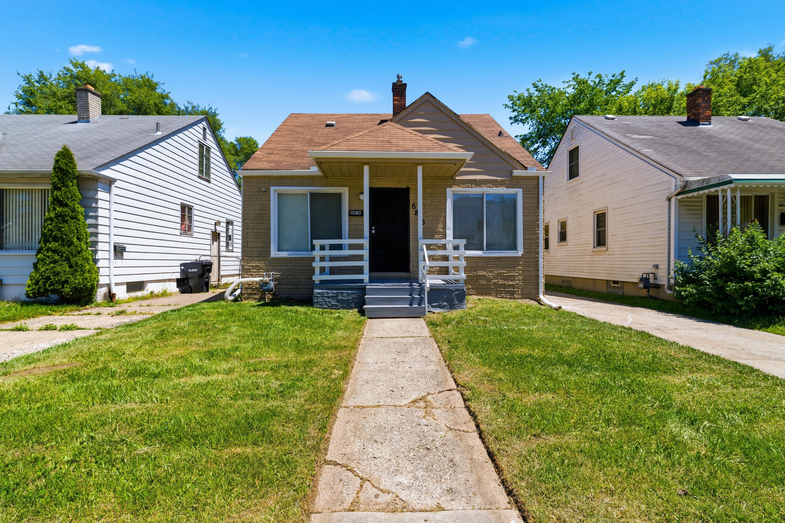 6816 Evergreen Road Detroit, MI 48228 - Photo 2 of 27 6816 evergreen rd detroit mi-2