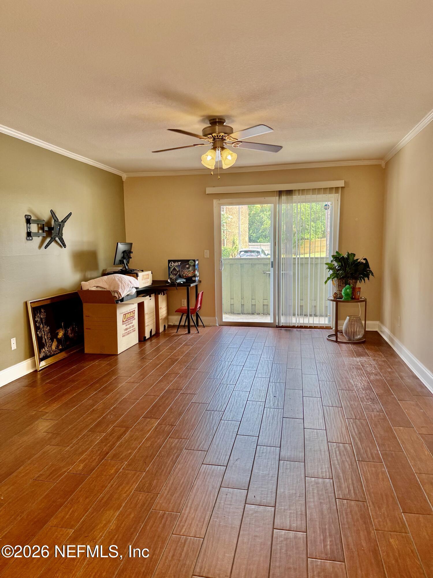 3737 Loretto Road, Unit 703 Jacksonville, FL 32223 - Photo 4 of 16 Living Room