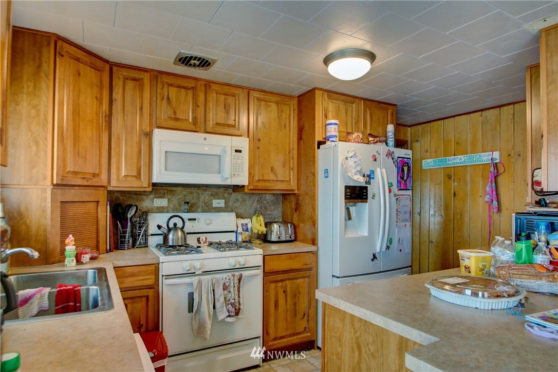 6958 Salmon Beach Road Anacortes, WA 98221 - Photo 8 of 25 Gallery Image 8