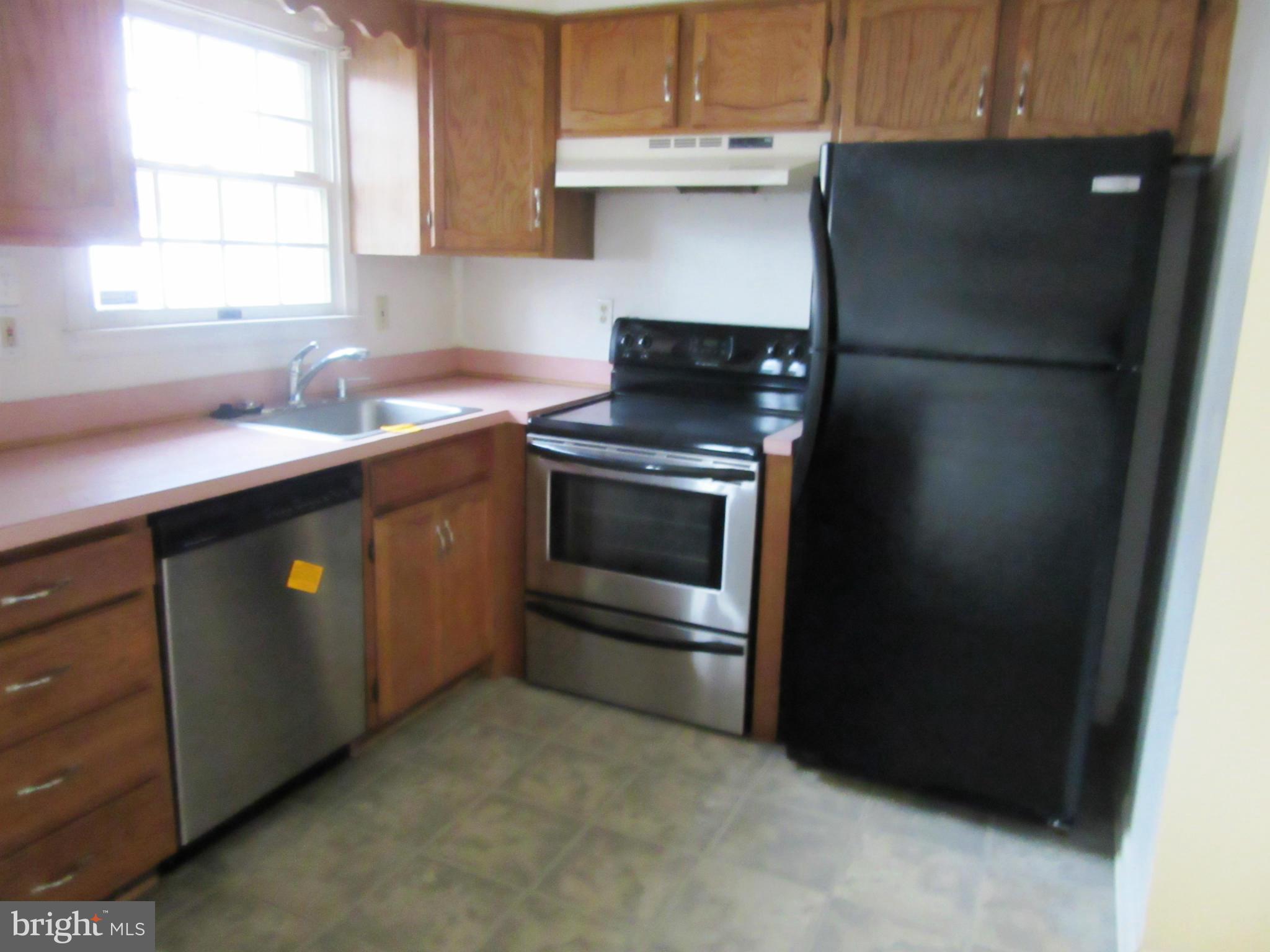7850 West Shore Road Pasadena, MD 21122 - Photo 5 of 28 Kitchen