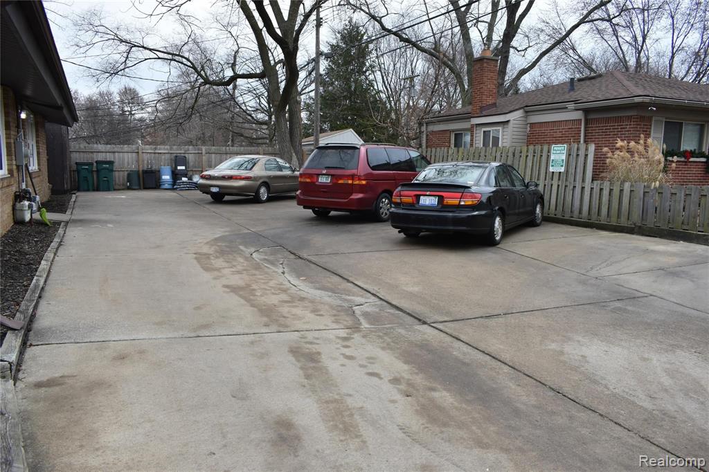 2325 West 14 Mile Road Royal Oak, MI 48073 - Photo 16 of 16