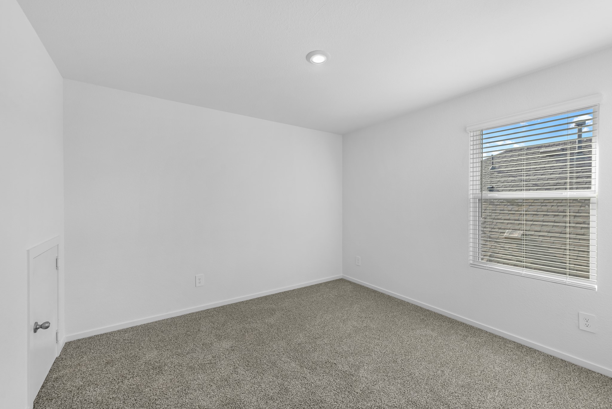 21915 Terre Riviera Drive Hockley, TX 77447 - Photo 25 of 33 an empty room with a window