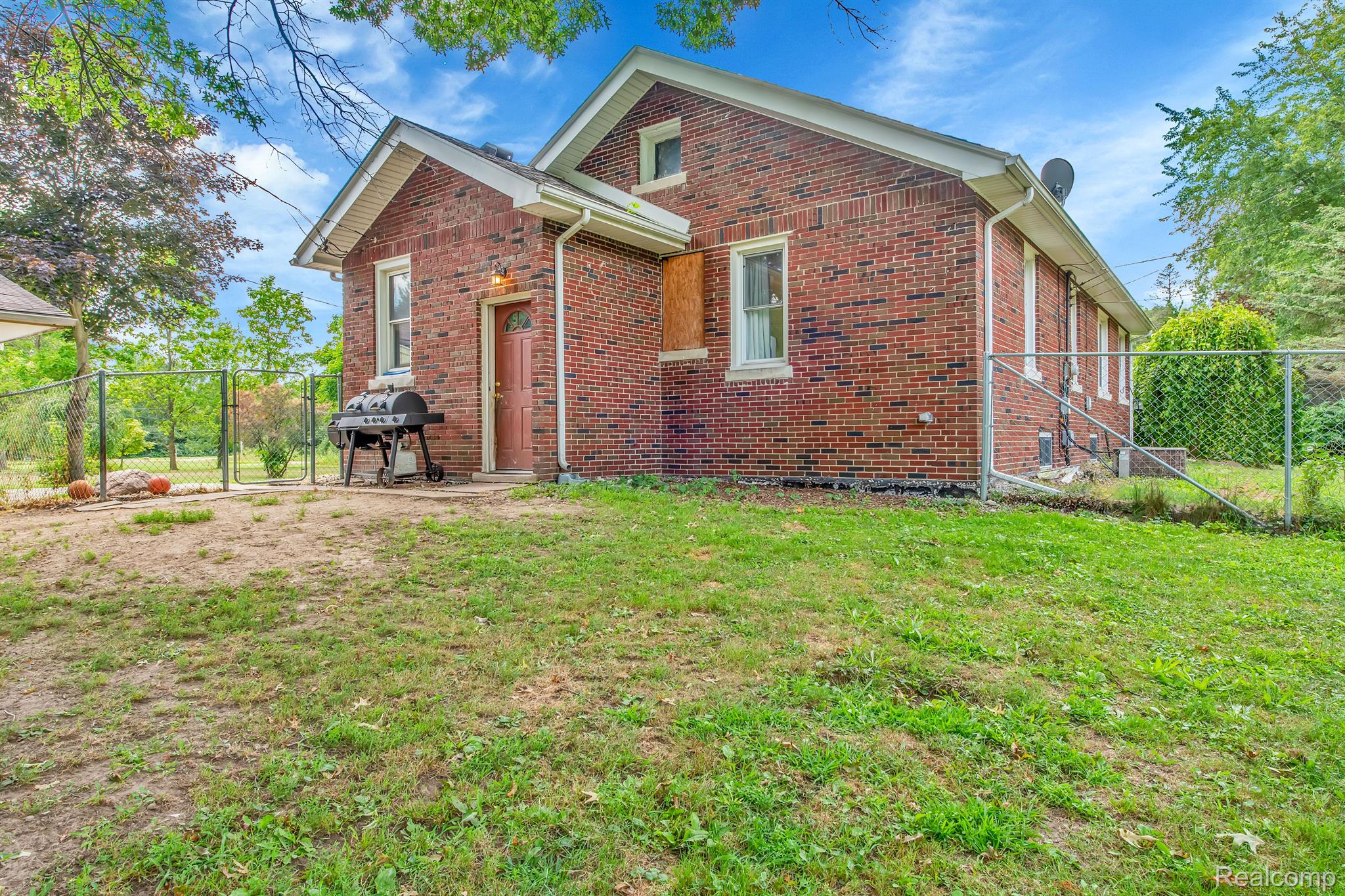 21875 Dickinson Road New Boston, MI 48164 - Photo 36 of 36 Gallery Image 36