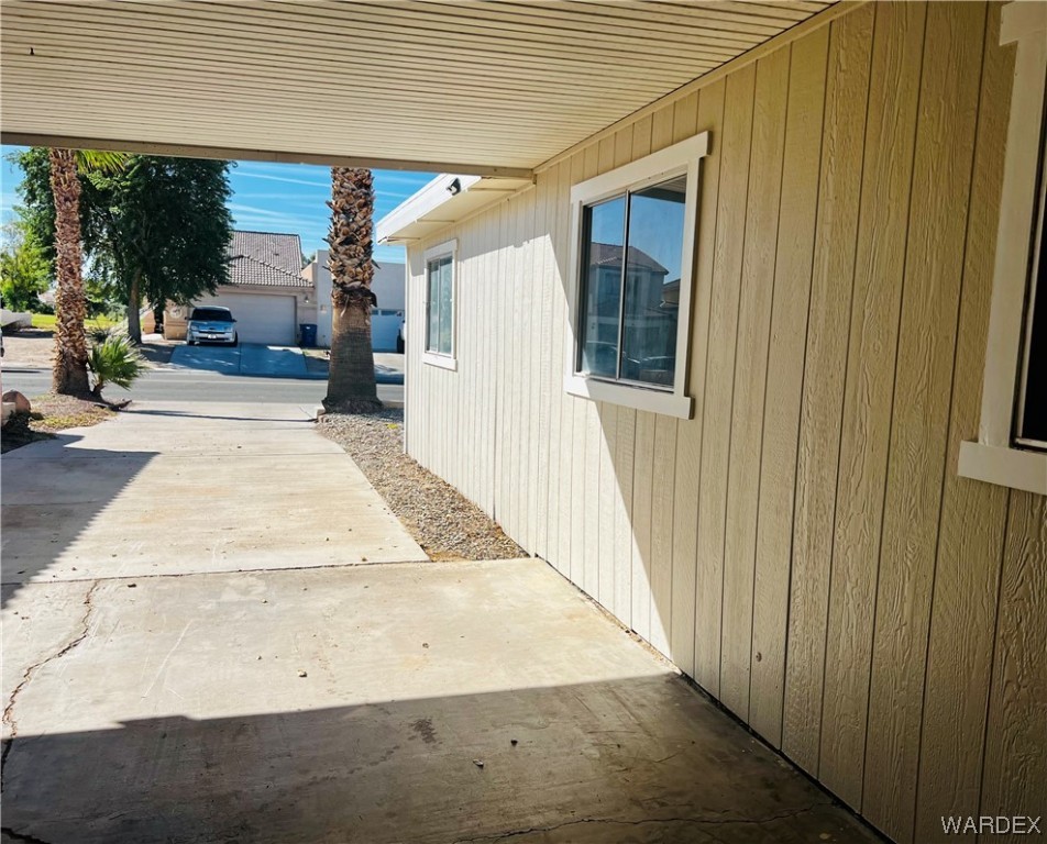 1427 Lause Road Bullhead City, AZ 86442 - Photo 3 of 21