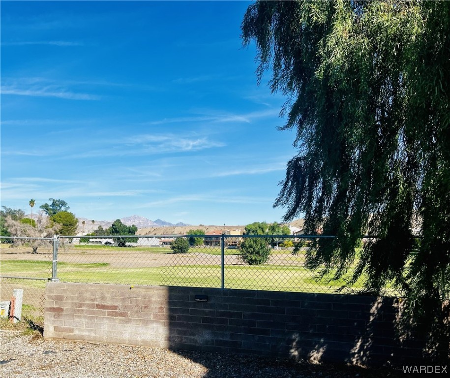 1427 Lause Road Bullhead City, AZ 86442 - Photo 5 of 21