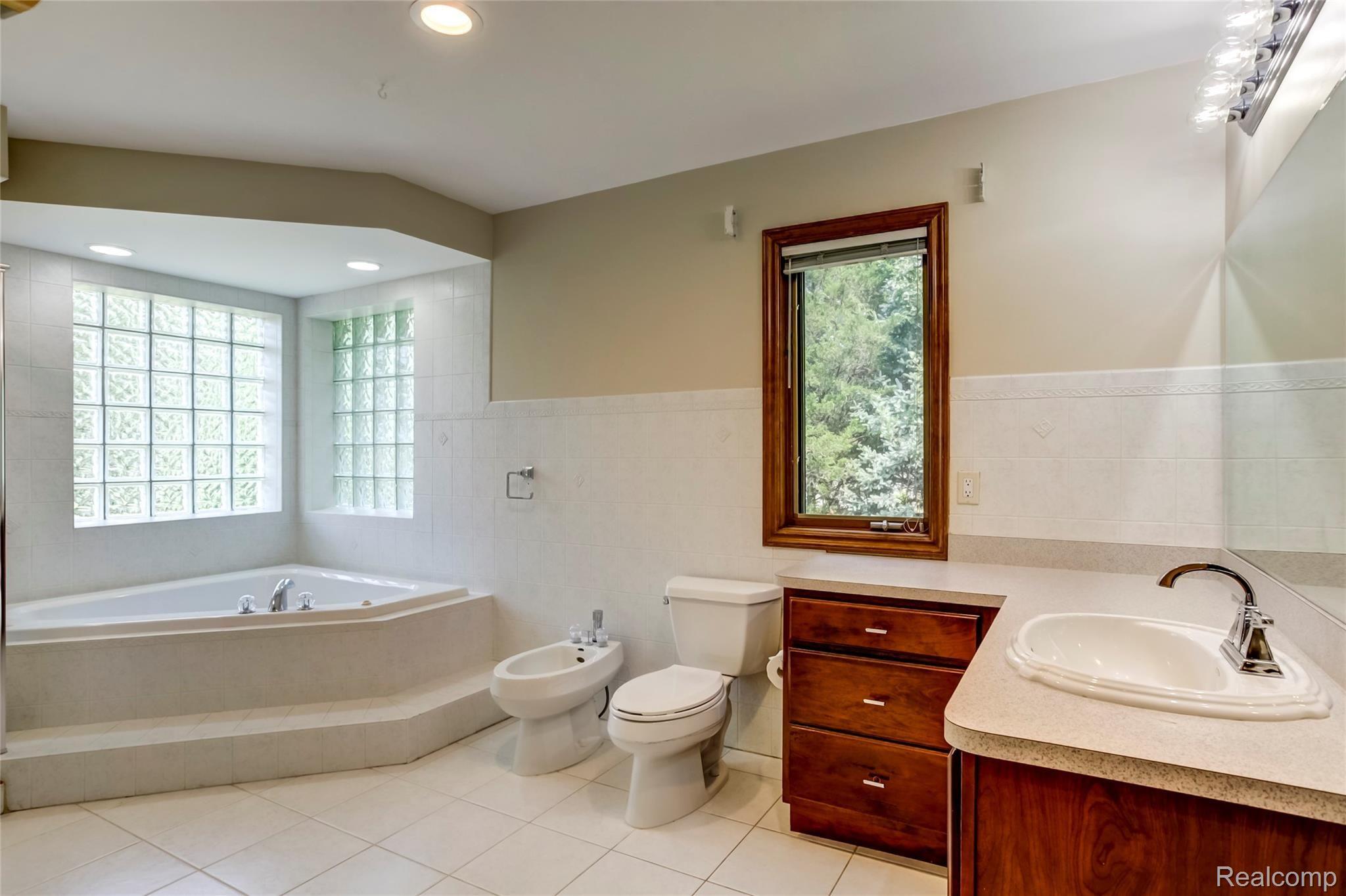 16989 29 Mile Road Ray, MI 48096 - Photo 27 of 37 16989 29 Mile Road, Ray, MI-31-FULL.jpg