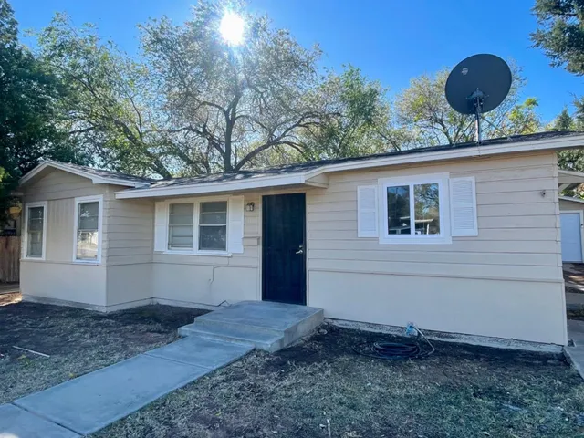$1,000 | 2511 40th Street, Lubbock, TX 79413