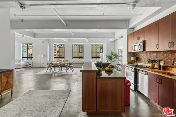 $1,045,000 | 849 South Broadway, Unit 604, Los Angeles, CA 90014