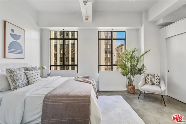 $1,045,000 | 849 South Broadway, Unit 604, Los Angeles, CA 90014
