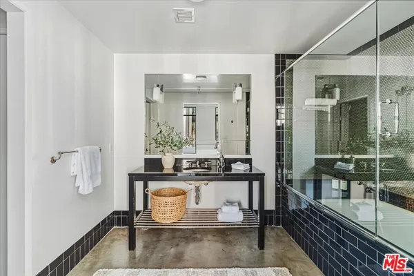 $1,045,000 | 849 South Broadway, Unit 604, Los Angeles, CA 90014
