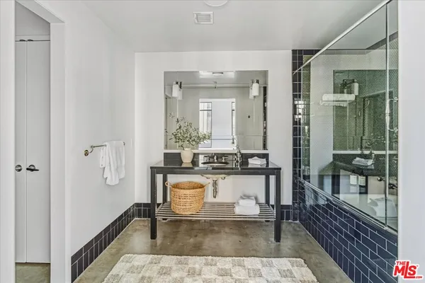 $1,045,000 | 849 South Broadway, Unit 604, Los Angeles, CA 90014