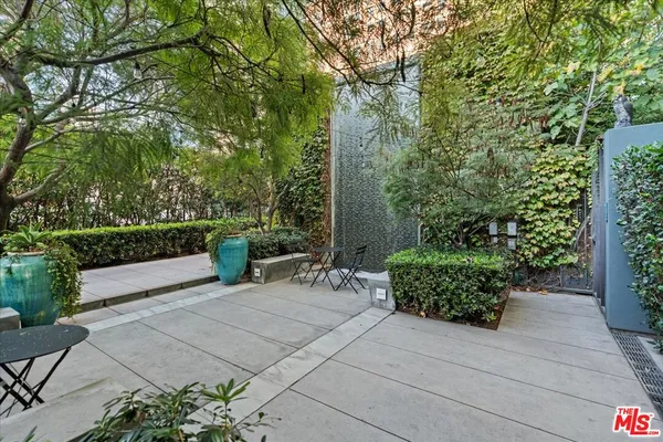$1,045,000 | 849 South Broadway, Unit 604, Los Angeles, CA 90014