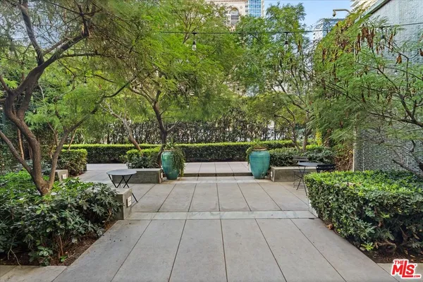$1,045,000 | 849 South Broadway, Unit 604, Los Angeles, CA 90014