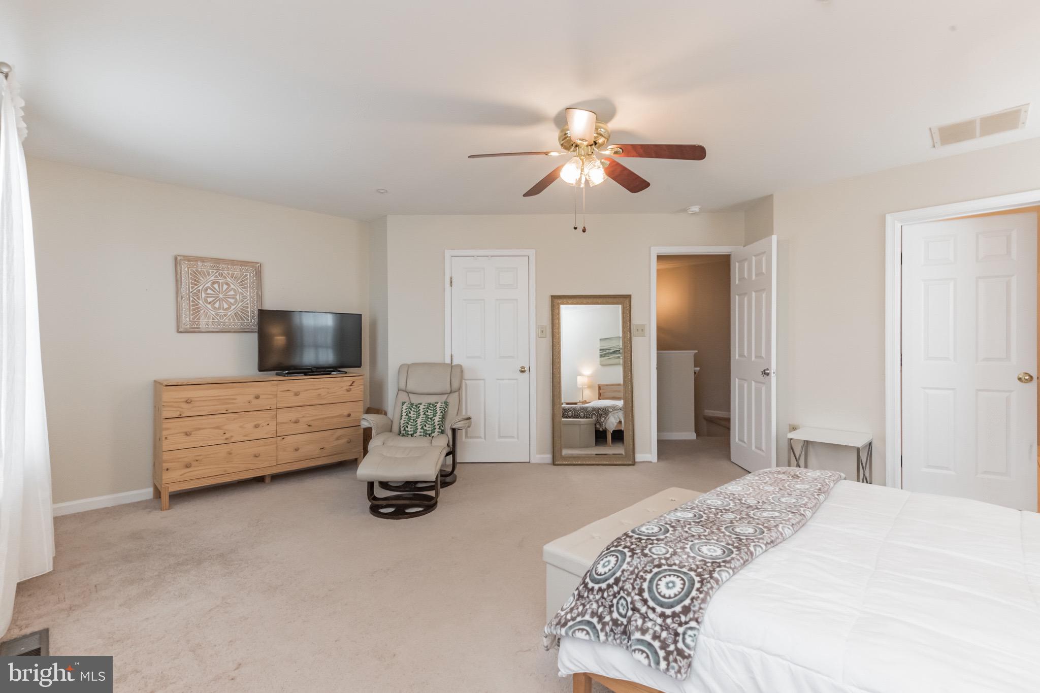 311 Assembly Point Court Odenton, MD 21113 - Photo 25 of 29 Walk in Closet & LOTS of LIGHT being the End Unit!