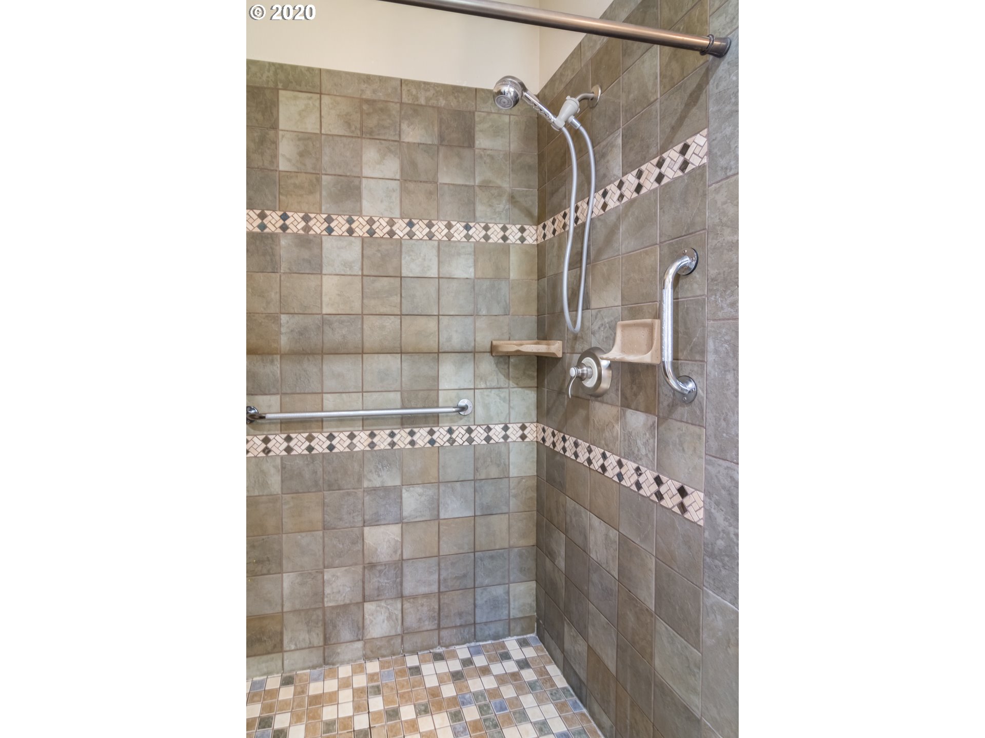 759 Page Road Winchester, OR 97495 - Photo 21 of 32 Gallery Image 21