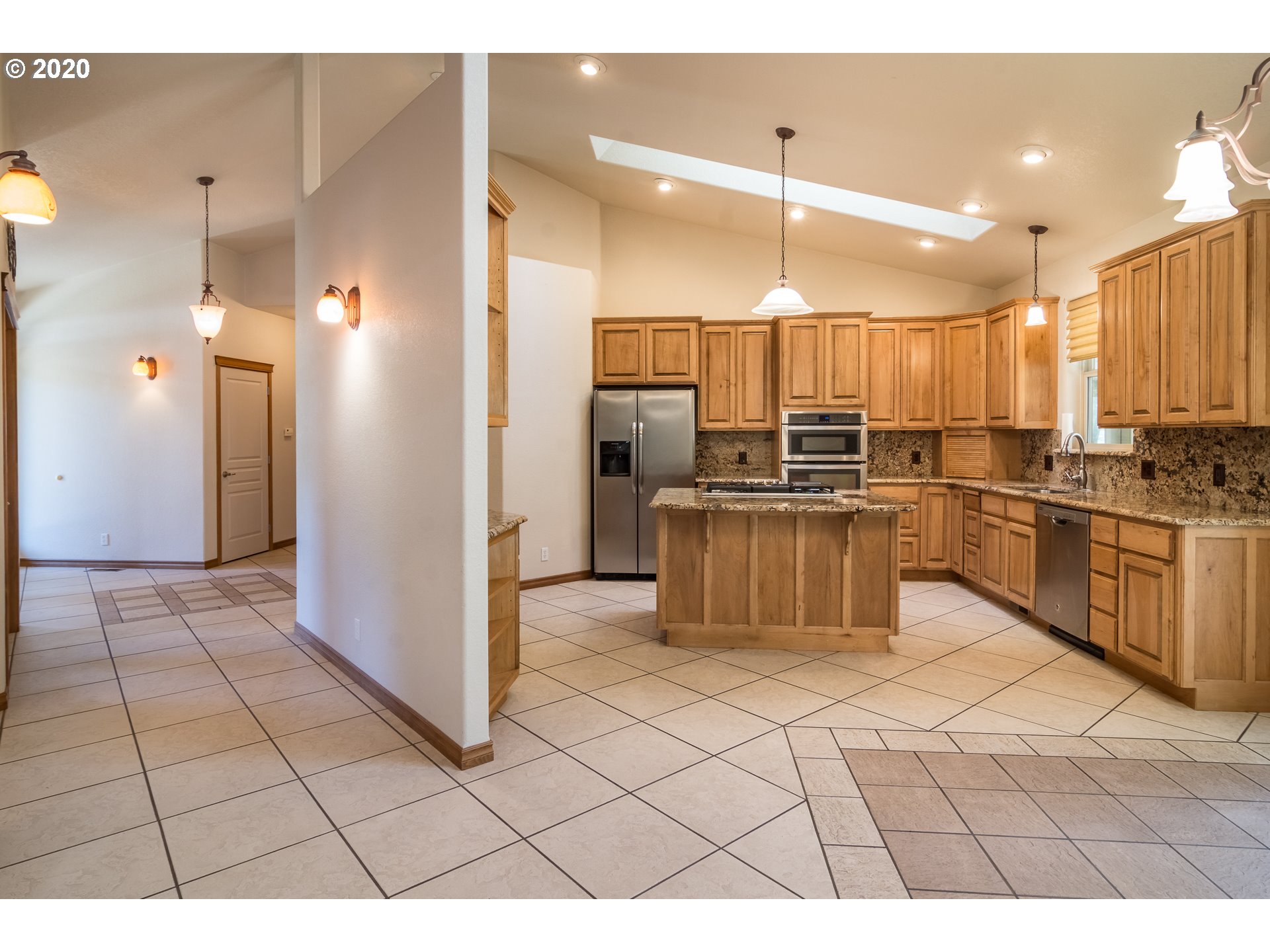 759 Page Road Winchester, OR 97495 - Photo 5 of 32 Gallery Image 5