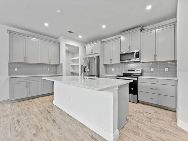 $2,950 | 5974 Grand Sonata Avenue, Lutz, FL 33558