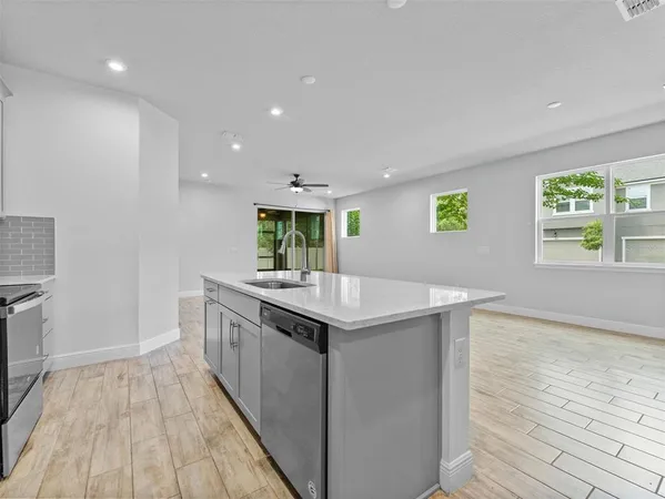 $2,950 | 5974 Grand Sonata Avenue, Lutz, FL 33558