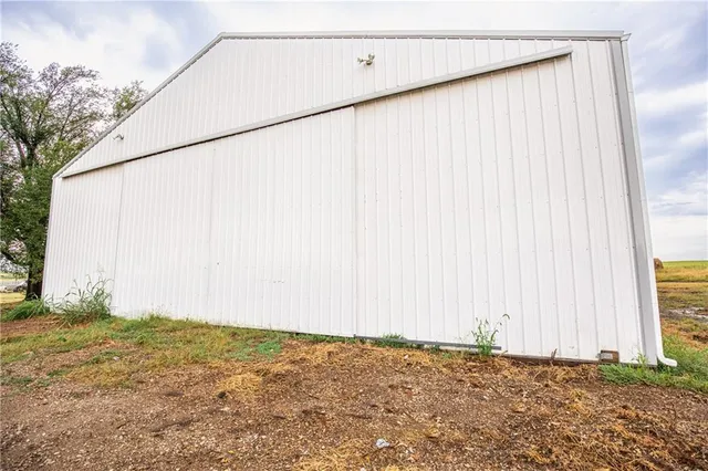 $1,800,000 | 22438 Northwest 2300th Road, Richmond, KS 66080