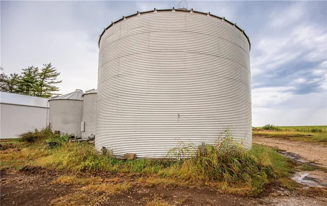 $1,800,000 | 22438 Northwest 2300th Road, Richmond, KS 66080