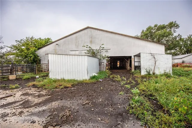 $1,800,000 | 22438 Northwest 2300th Road, Richmond, KS 66080