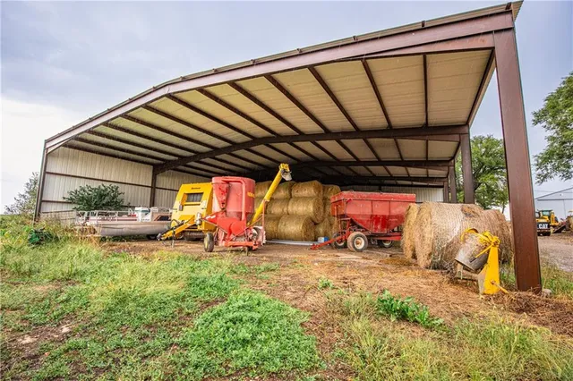 $1,800,000 | 22438 Northwest 2300th Road, Richmond, KS 66080