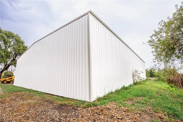 $1,800,000 | 22438 Northwest 2300th Road, Richmond, KS 66080