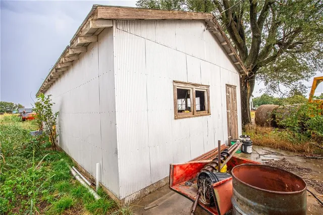 $1,800,000 | 22438 Northwest 2300th Road, Richmond, KS 66080